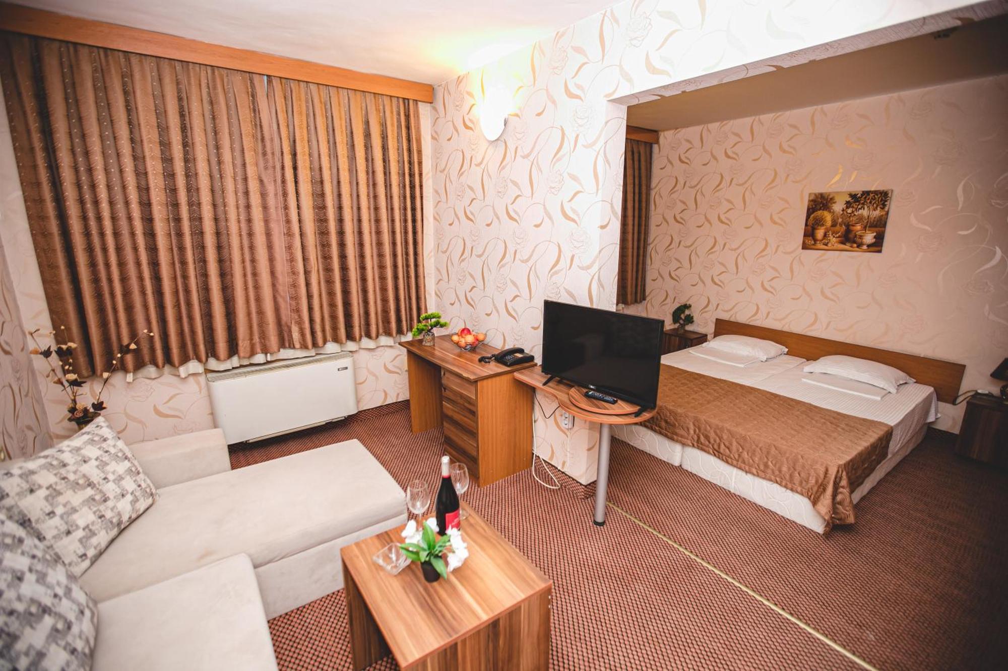 Rodopi Hotel Хасково Экстерьер фото