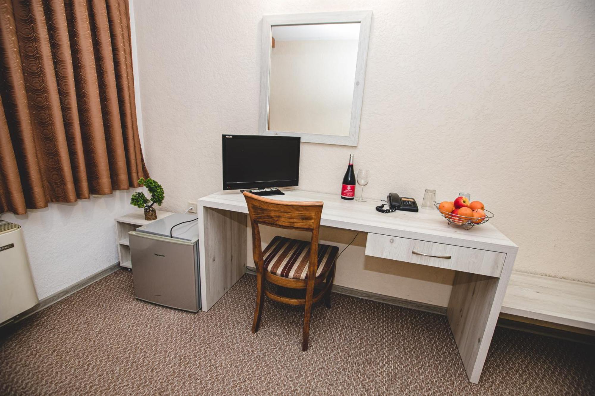 Rodopi Hotel Хасково Экстерьер фото