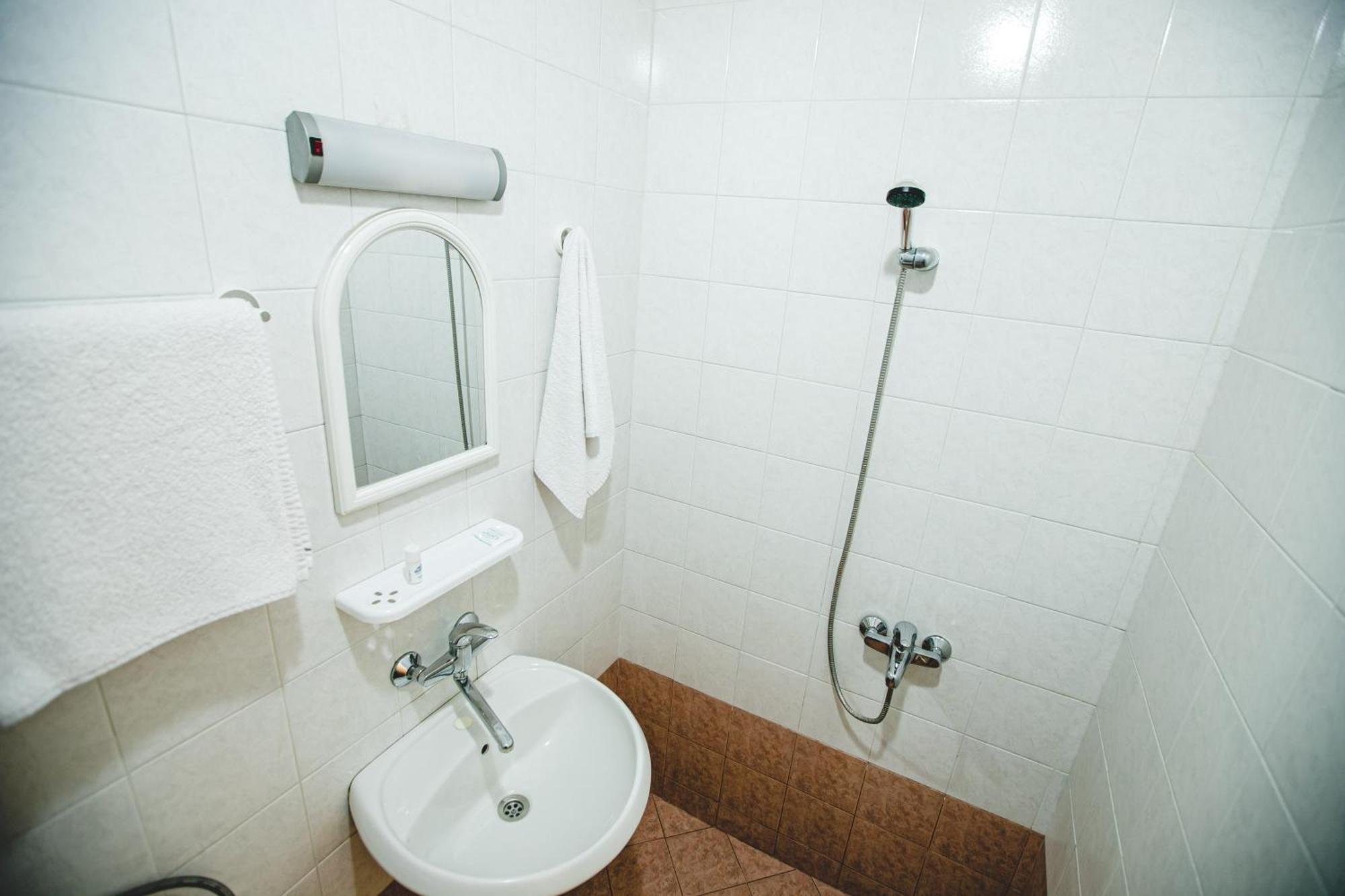 Rodopi Hotel Хасково Экстерьер фото