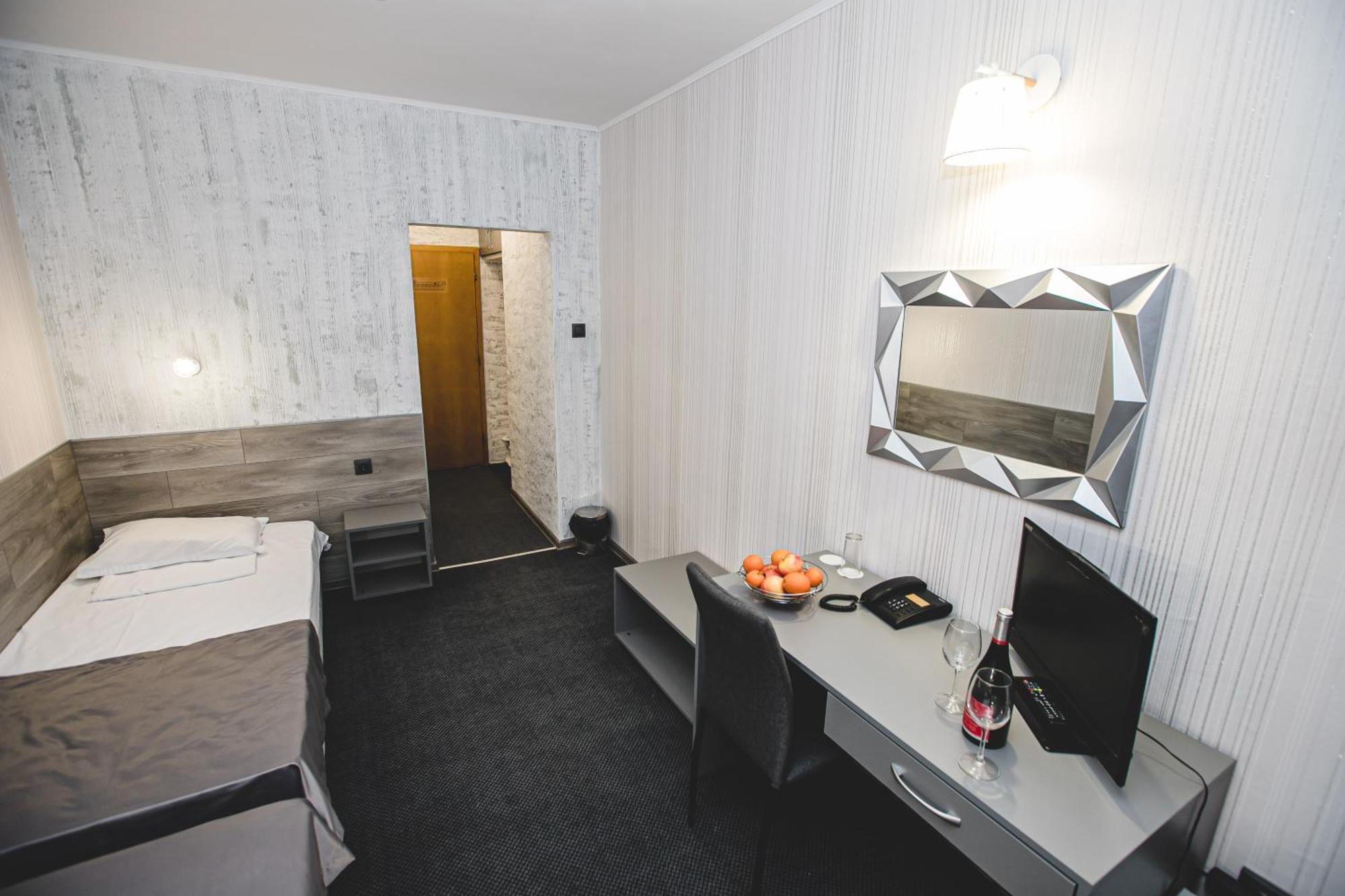 Rodopi Hotel Хасково Экстерьер фото