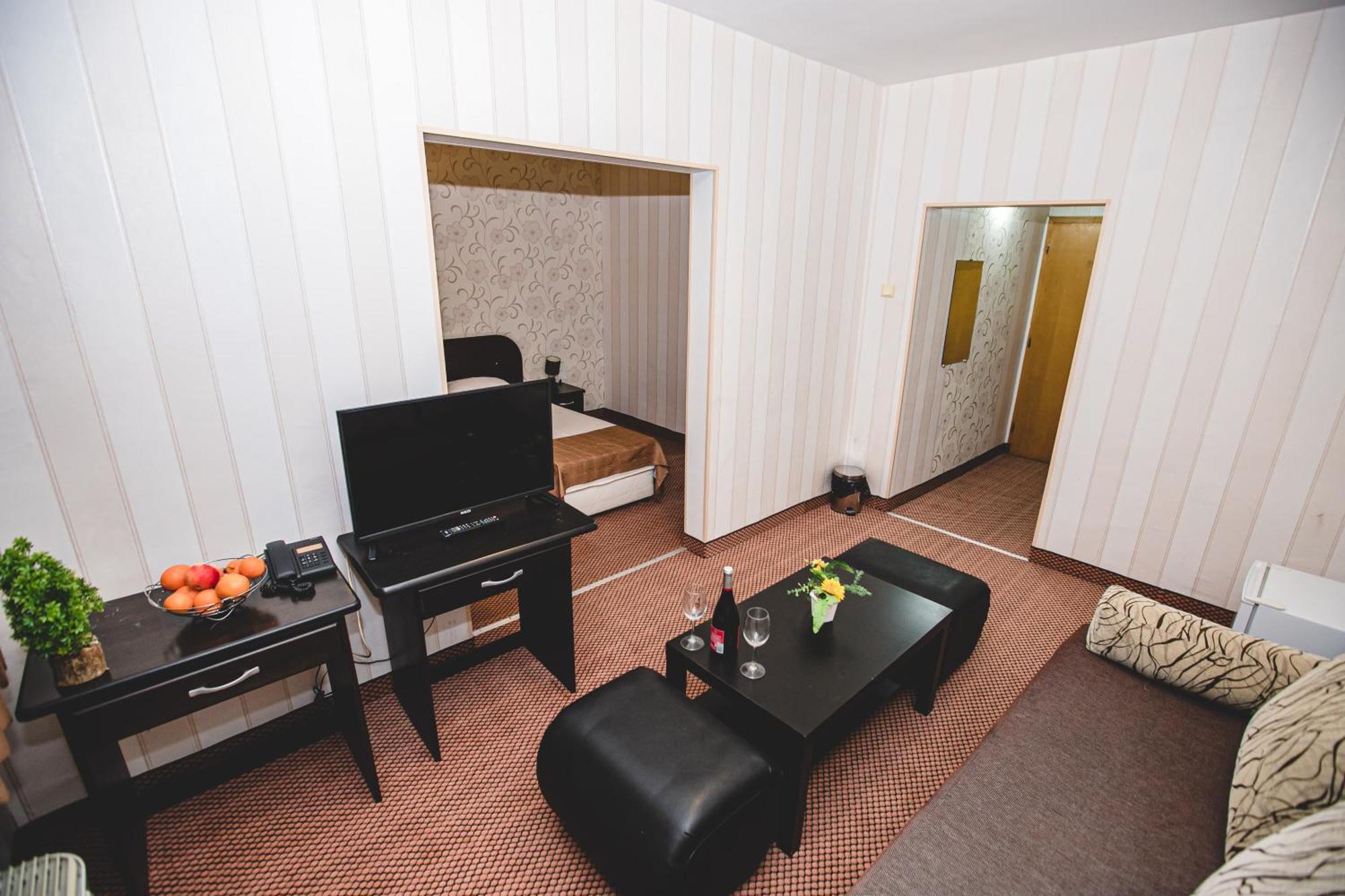 Rodopi Hotel Хасково Экстерьер фото
