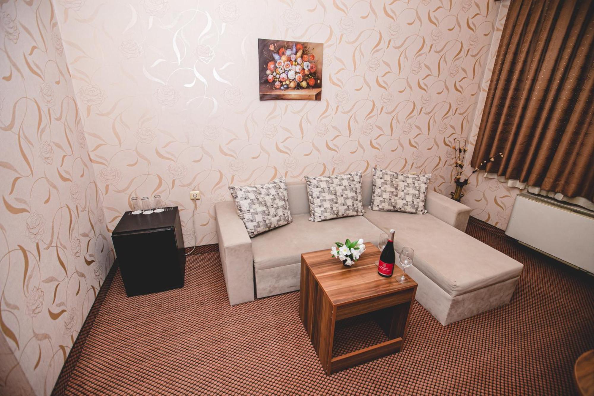 Rodopi Hotel Хасково Экстерьер фото