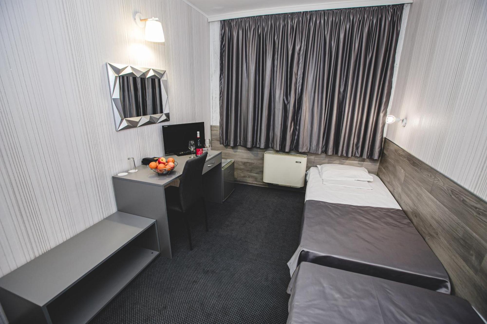 Rodopi Hotel Хасково Экстерьер фото