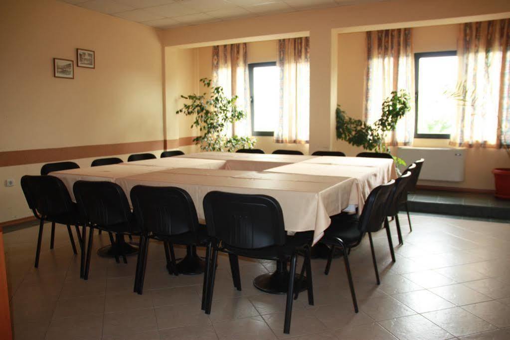 Rodopi Hotel Хасково Экстерьер фото