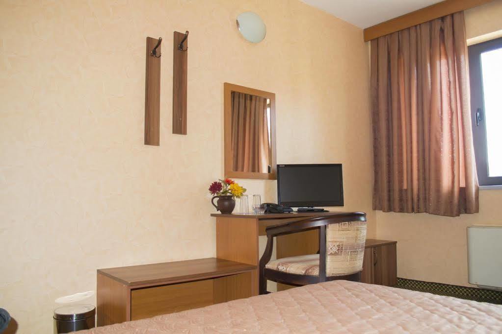 Rodopi Hotel Хасково Экстерьер фото